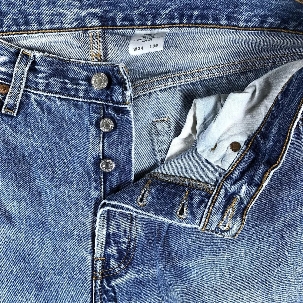 Vintage Levis Jeans Mens 34x36 (Fits 31x33) 501 Straight Leg Denim Button Fly